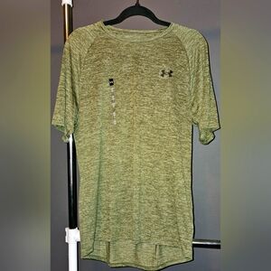 Under Armour Men's Medium Green Heather Short Sleeve Tee